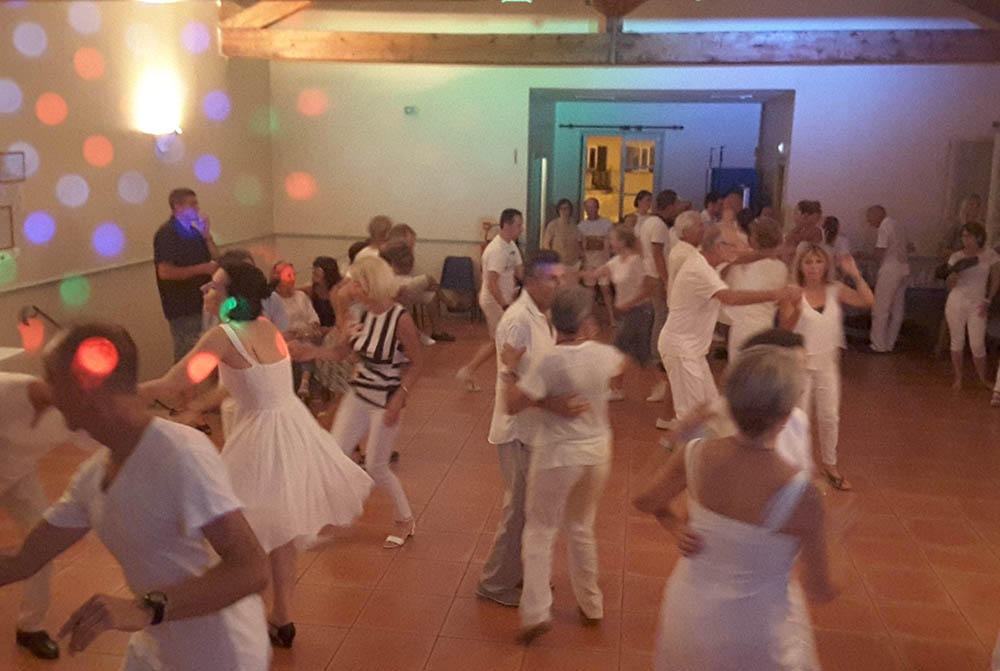Soireee-White-party-Ciotat-Ballroom-Dancing